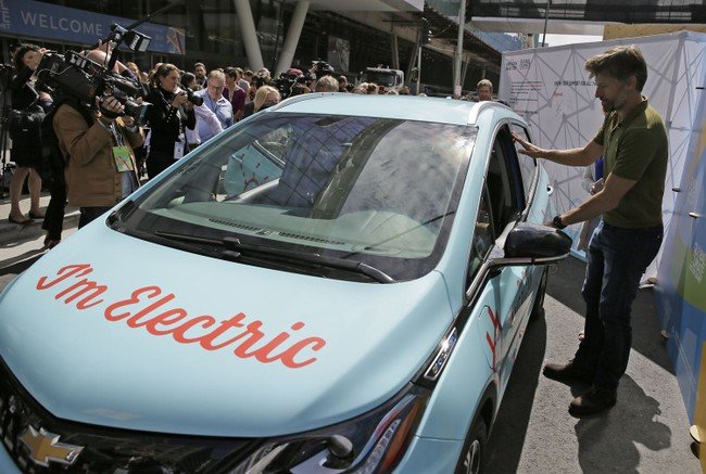 As the Electric Vehicle Market Collapses, Politico Claims GOP Will Suffer From Divisive Election Topic