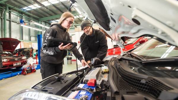 New ‘world class’ training centre for electric vehicles at CIT