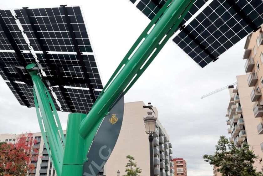 Valencia using PV trees to recharge small electric vehicles, mobile devices