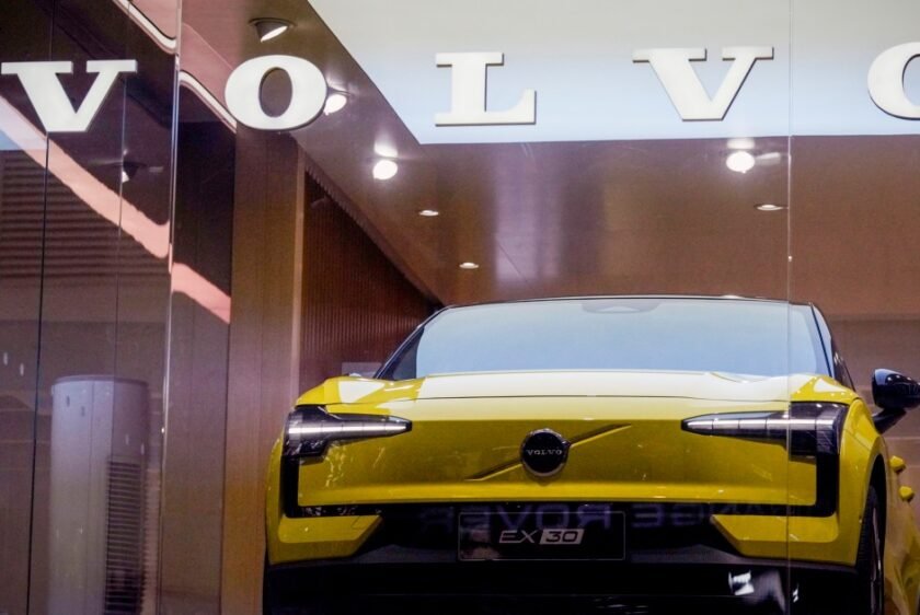 Sweden’s Volvo Cars scraps plan to only sell electric vehicles by 2030