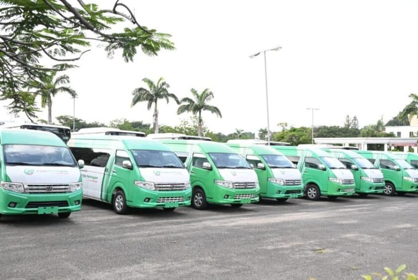 Tinubu Govt Presents CNG Buses To Labour, Students (Photos)