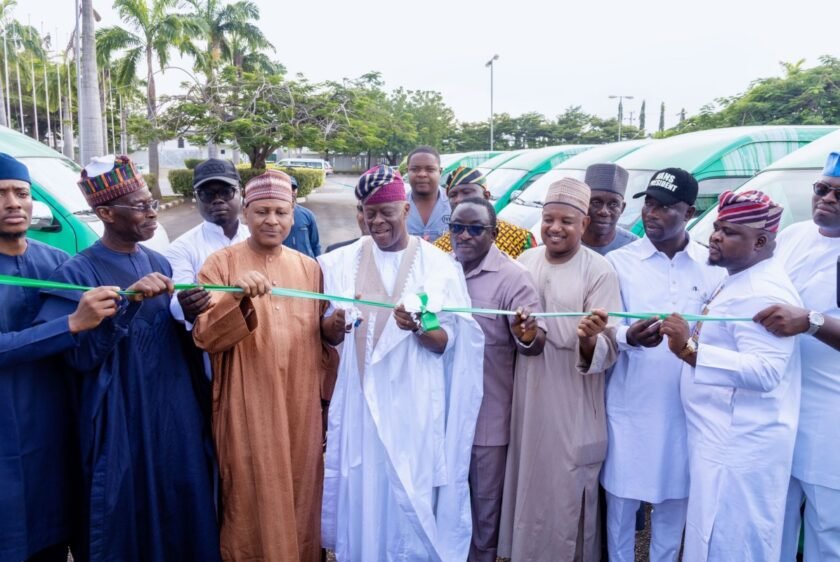 Nigeria Marks 64th Anniversary with Launch of Compressed Natural Gas Buses